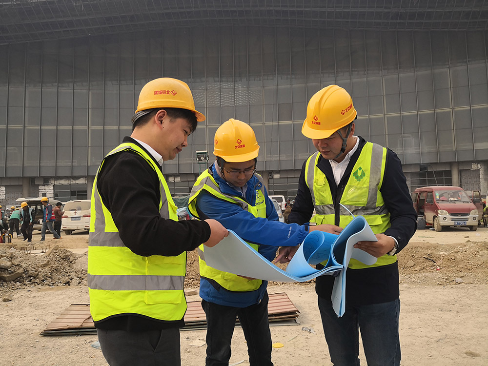 安邦工程師討論首都二機場伴熱技術方案 安邦工程師討論首都二機場伴熱技術方案