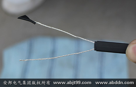 安邦太陽能電伴熱帶安裝操作(安裝示意圖)(圖26) 露出兩條金屬導線